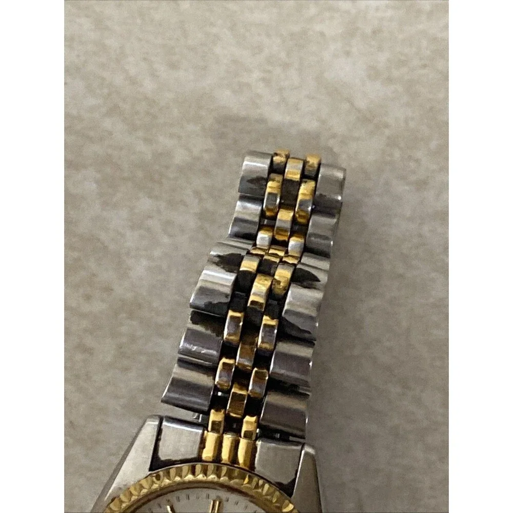 Seiko Watch Women 24mm Silver Dial Two Tone Daydate Round 7N83-0041